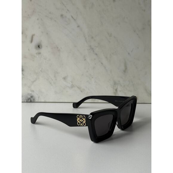 NEW Loewe LW40145F Anagram Cat Eye Sunglasses Black main image 4
